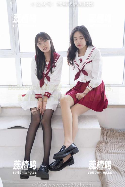 BoBoSocks袜啵啵 - 每一张都是精选，甜甜圈的马丁靴即将引爆你的审美