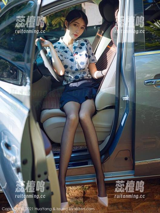 HuaYang花漾 - Cris_卓娅祺与眼镜的陪伴，不知为何总让人忍不住下载来瞧瞧呢。