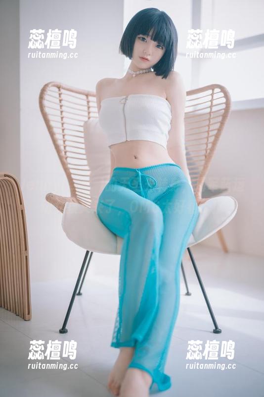 Jenny(정제니)的无圣光转身，海军蓝运动女孩又来了，OMG太好看了！