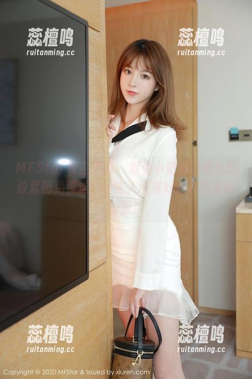 MFStar模范学院 - 观看小奶瓶呜呜的豹纹套图免费送，给主人带来好多不必要的画面！