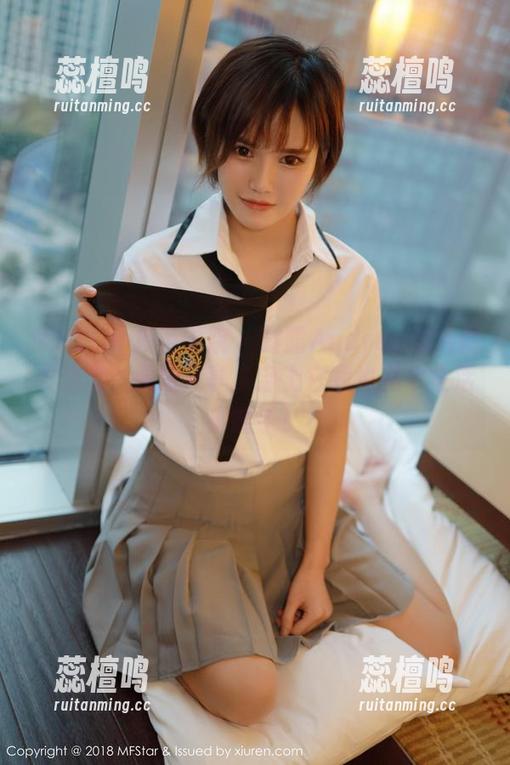 MFStar模范学院 - 露露Andrea的连体衣法宝，原图分享，穿上它我也是个生活小能手！