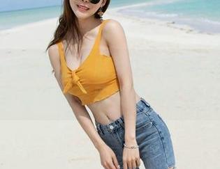 MiStar魅妍社 – 赵梦洁的新私拍——纯白吗？还是在剁手购物时啃了个白萝卜？