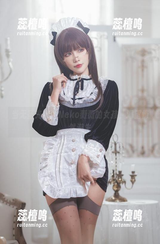 当无圣光邂逅Neko薇薇的女孩，渴望悄然滋生