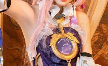 海滩放飞自我，Poppa Chan写真合集里藏着风的低语！