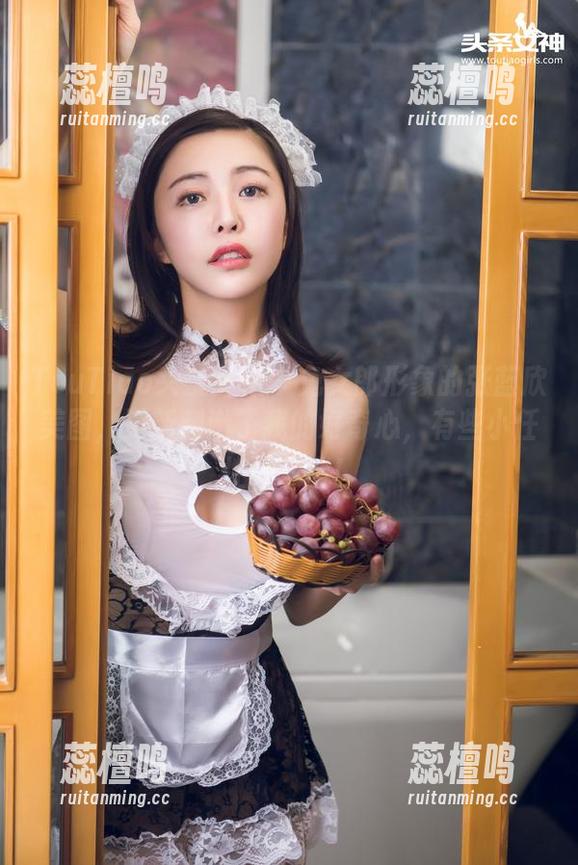 TouTiao头条女神 - 兔女郎形象的张蓝欣美图，更新刺激了我的好奇心，有些小任性，噗嗤！