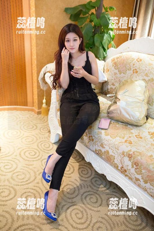 TuiGirl推女郎 - 兔子与少女心的碰撞——探秘赵惟依的写真图包乐园