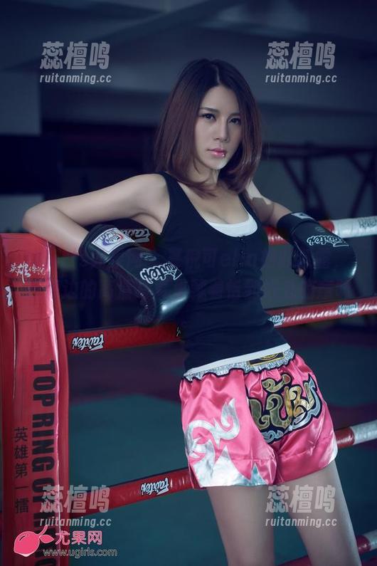 UGirls尤果网 - 夏倪可ella如此透露，在海边的高清写真里藏着恰到好处的意味。