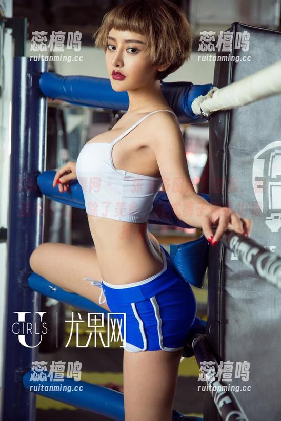 UGirls尤果网 - “张多多厨娘”图册，椒盐味十足，除了美食，韩式裤子似乎也很抢镜。