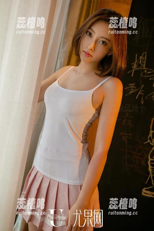 UGirls尤果网 - 王语纯画像：棉袜风味十足，那些细节真叫人手痒…