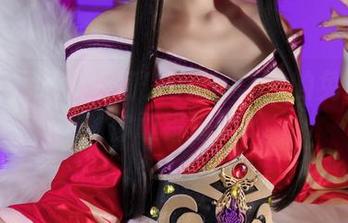 艾达王礼服大返场!Umeko J的免费套图,你敢错过吗?