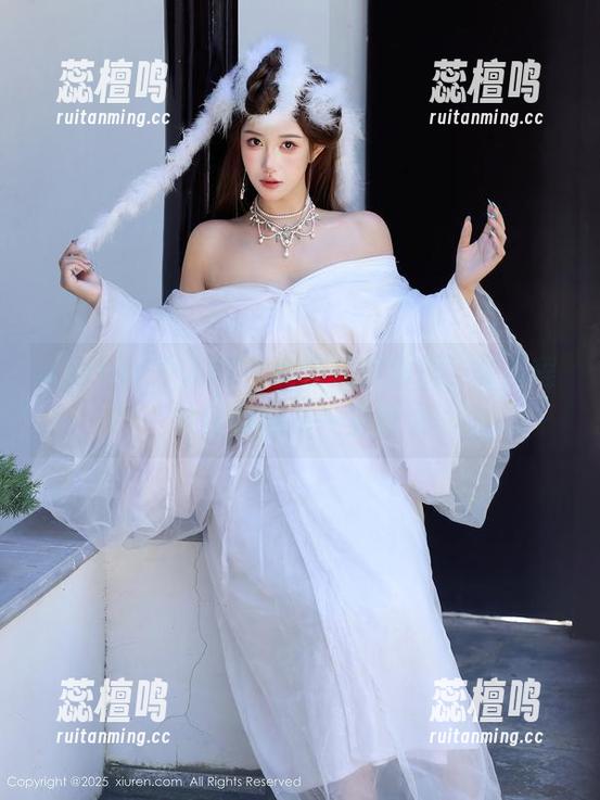 Xiuren秀人网 - 资源就在那里，夏馨瑶的校服私拍一见倾心