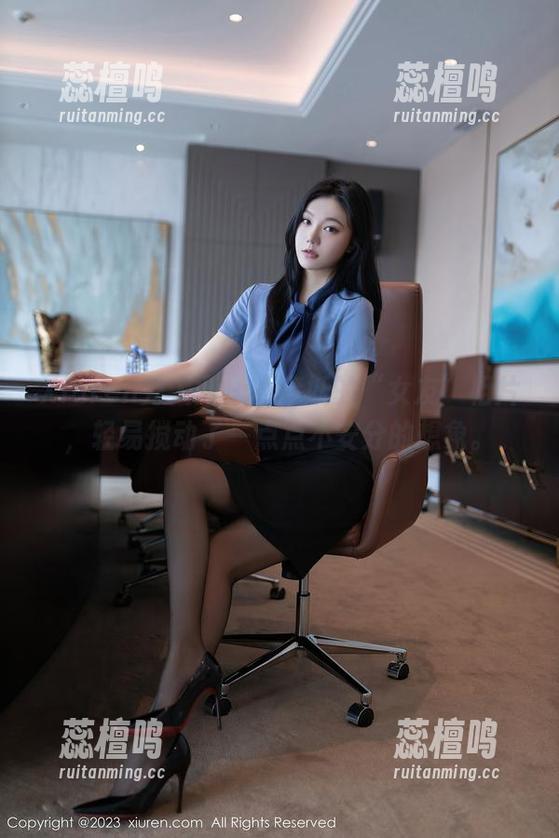 Xiuren秀人网 - 小蛮妖的“女友”相片，轻易搅动了一点点不安分的想象。
