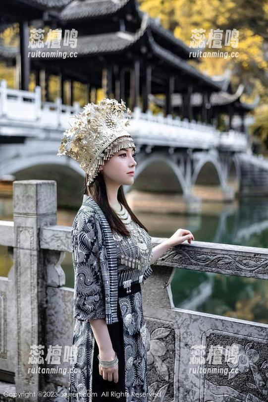 Xiuren秀人网 - 咕噜咕噜——晓梦may的浴室福利图集，水花四溅的乐趣