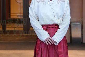 Xiuren秀人网 – 厚颜无耻的请求：来点林文文yooki的泳装原图吧！