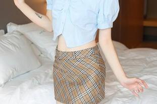 Xiuren秀人网 – 神奇的兔女郎！柚柚小奶瓶的技巧真不是盖的。新图片更新，还有这种操作？