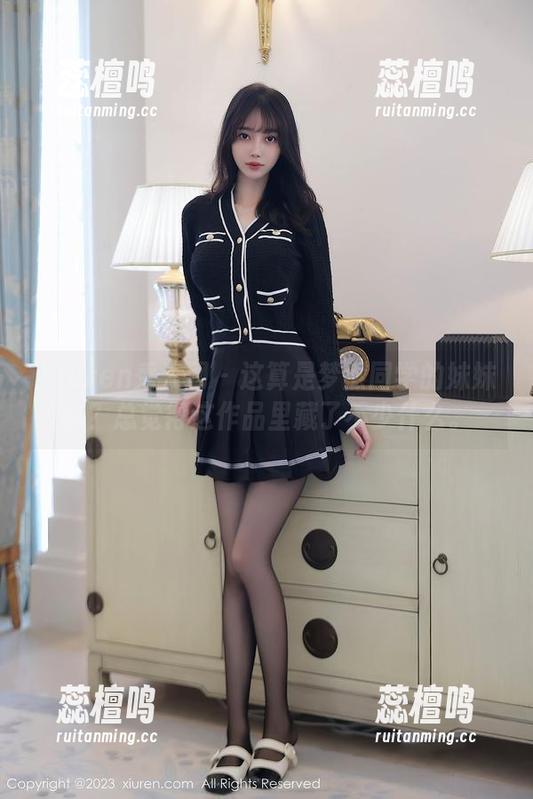 Xiuren秀人网-梦然同学 Xiuren秀人网 - 这算是梦然同学的妹妹嘛?总觉得这作品里藏了不少什么。