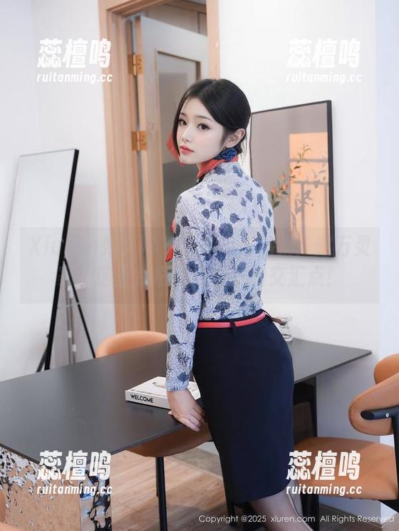 Xiuren秀人网-赵万灵 Xiuren秀人网 - 比基尼作品集:赵万灵家,这里是奇葩与美丽的交汇点!