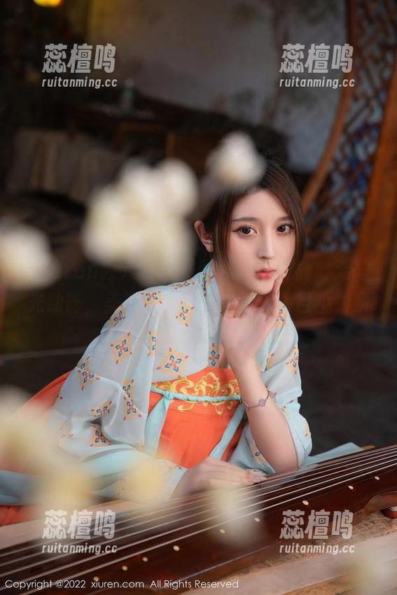Xiuren秀人网 - 龙雪儿的牛仔裤，无圣光助阵，美图里的不羁态度让人目不转睛。