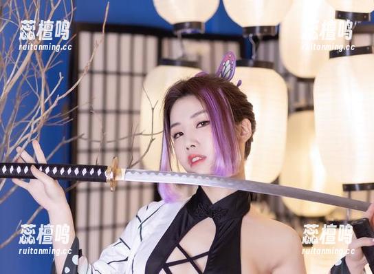 Yebin(전예빈)护士cos：摆个姿势就能换药吗？不如换个表情吧！