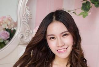 YouWu尤物馆 – Seven小七的JK写真：她是如何让每一张图片都能抢走我的注意力的