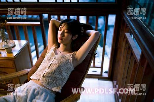 partycat轰趴猫-Ellie艾栗栗 partycat轰趴猫 - 看!Ellie艾栗栗的粉嫩呈现:原图和套图没啥大差别,可是却一直想看…