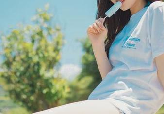 在けん研(けんけん)的HD少女蓝图中游泳——情感与色调的碰撞