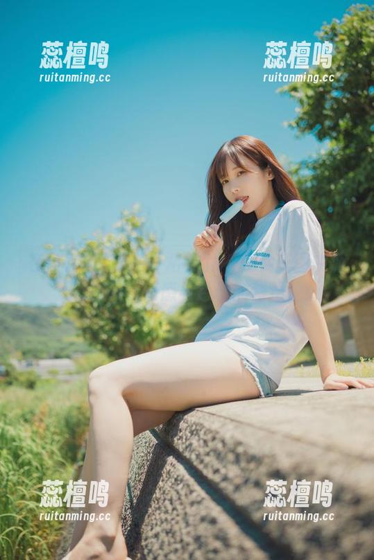 在けん研(けんけん)的HD少女蓝图中游泳——情感与色调的碰撞