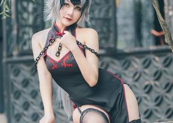 三刀刀miido的高清套图：女仆明日奈的蓝色幻想