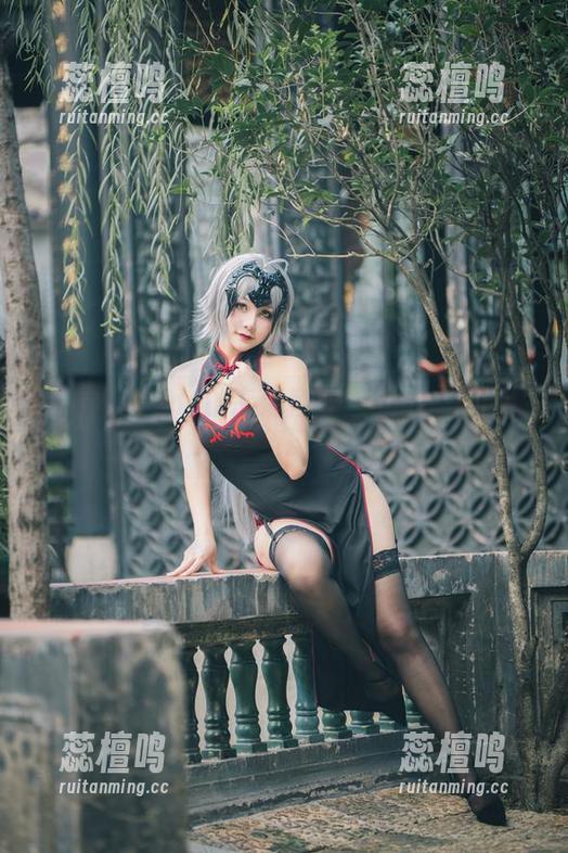 三刀刀miido的高清套图：女仆明日奈的蓝色幻想