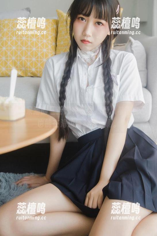 看不呆猫的三亚泳衣资源，真心希望自己也能在海边搔首弄姿啊。