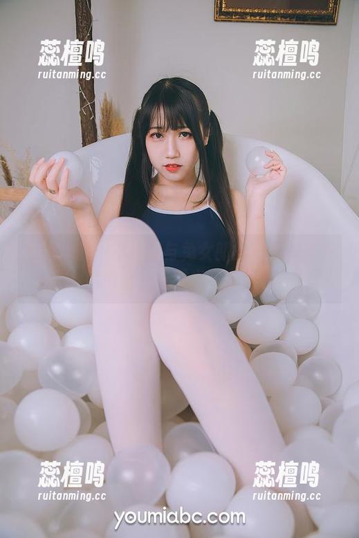 最新作品：不呆猫与兔女郎的奇遇——两者结合，结果出人意料。