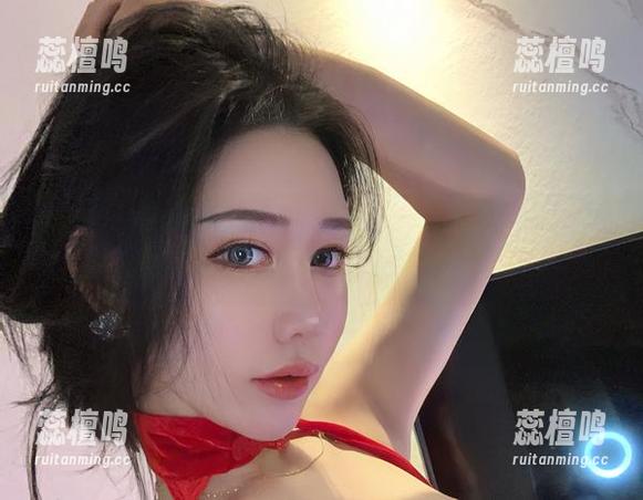 微密圈 - 嗨，不爱笑的赛琳的新定制作品‘妹妹’...你懂的，我只想看图