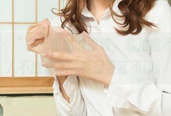 丽柜 – “白云和她的眼镜，私拍能不能让人不出戏？”真想直言不讳。