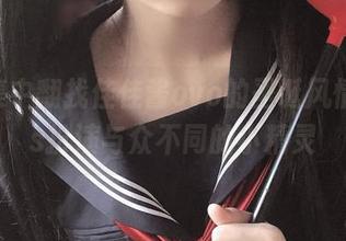 在图集中翻找佳佳酱ovo的圣诞风情，cos扮演与众不同的小精灵