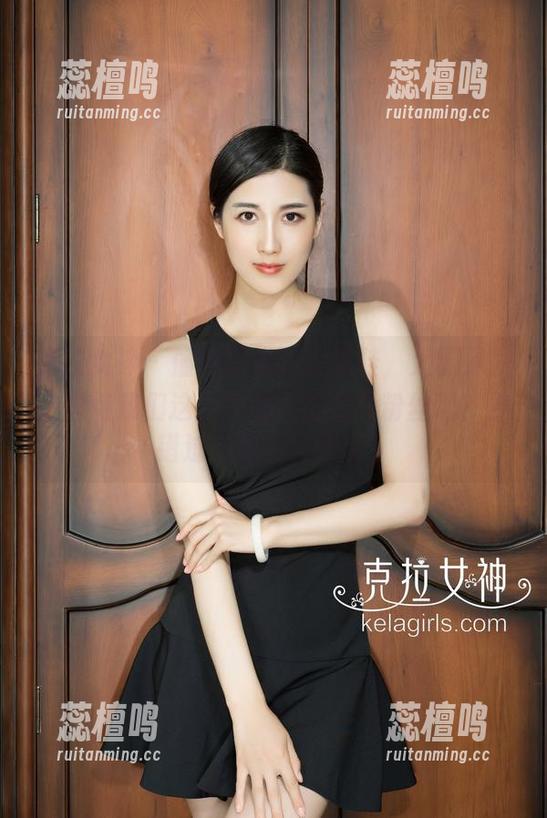 克拉女神 - 僮僮带来的高跟鞋，大概是为了虐待我们这些平底鞋的忠实粉丝吧？别错过这波图片更新！