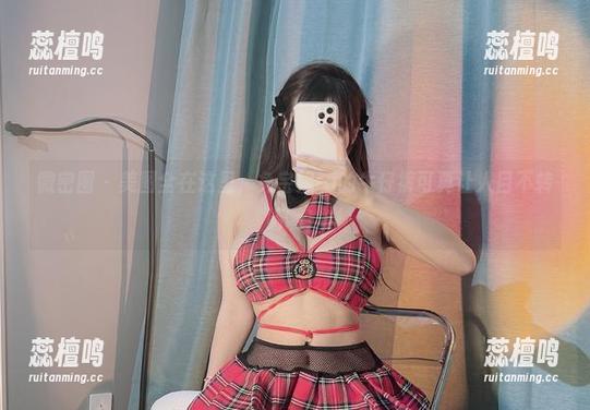 微密圈 - 美图全在这里，兔宝妮to的牛仔裤可真让人目不转睛啊！