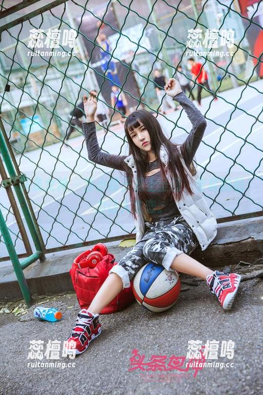 头条女神-小晴子 头条女神 - 当小晴子遇上圣诞,全套的魅力让人贪恋。