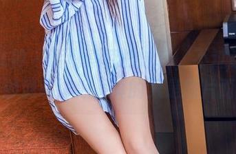 头条女神 – 话说蔡楠的泳装，不过让我想到了沙滩和海浪，真的只是图片而已？