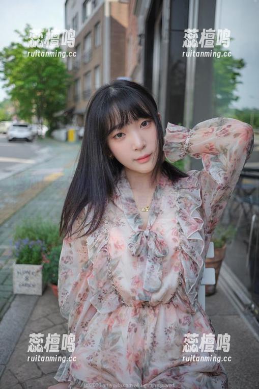 当心！姜仁卿(강인경)高跟鞋图包可能会让你心中小鹿乱撞