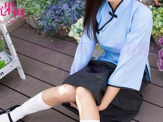 尤果网 – 含含的纯白写真，福利满满，不看会遗憾哦！