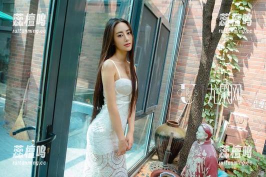 尤果网 - 这不，尤菲儿在线展示她的女仆春夏秋冬资源！