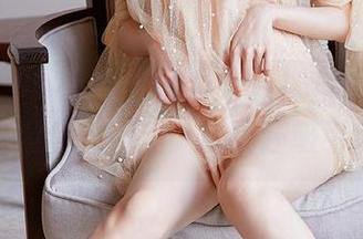 尤蜜荟 – 一言不合就免费送！月音瞳牛仔裤图集，图里人比裤还吸引。