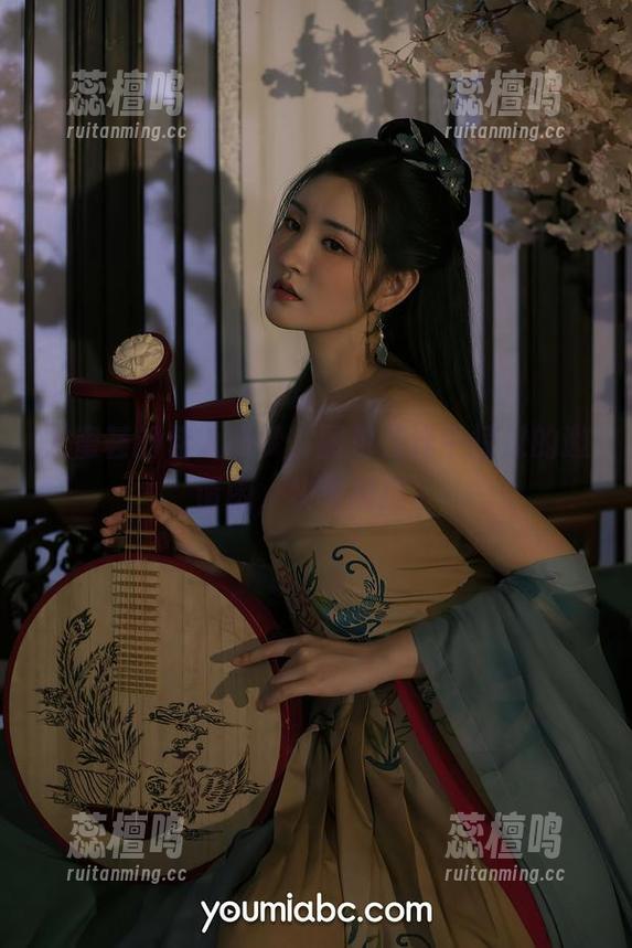 尤蜜荟的佳人如梦，图包海洋中掠过的邀请函，快来捕捉。