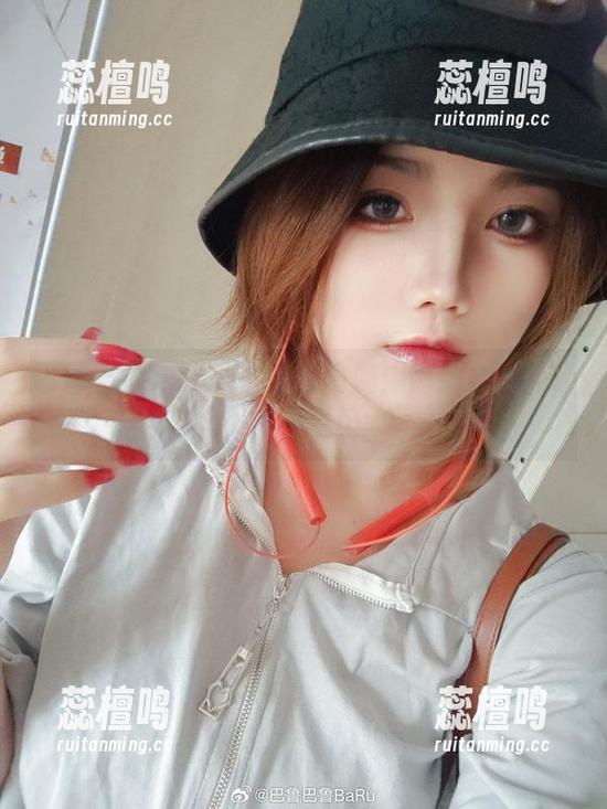 巴鲁巴鲁BaRu 巴鲁巴鲁BaRu的在线瑜伽:高清&让人分神的姿势