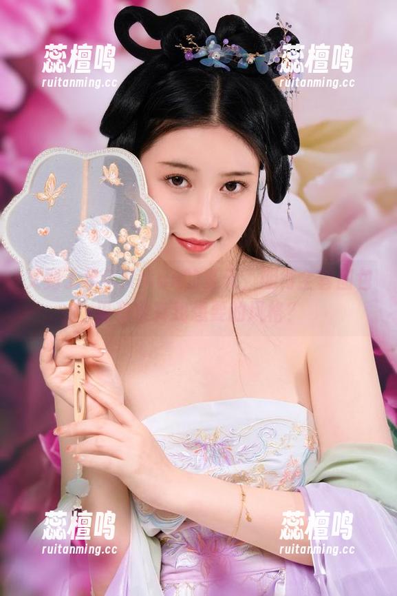 又到了年年Nnian的夏天，期待全套图包里有没有我想要的风格？