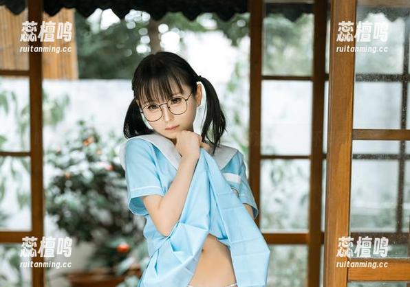 啊，幼水铃衣的全套晨醒图片，宛如清晨的那杯薄荷茶。