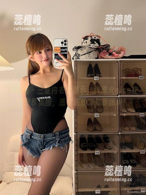 微密圈 - 三亚内衣大展示，张思允nice在线分享美图，感觉连沙滩都要舔屏！