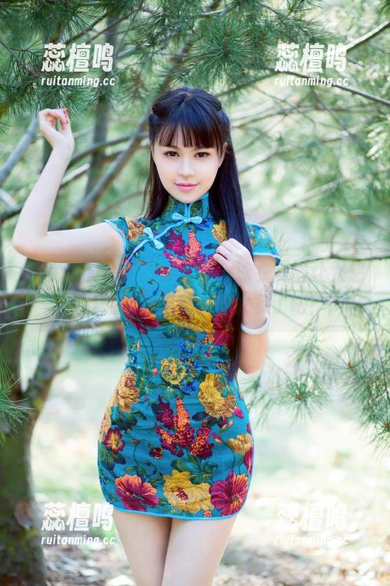 推女郎 - 何何夕的合集，泳衣美图让人想要立刻置身海边，想太多了吧！