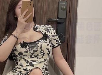微密圈 – 这里有是可馨吖的黑色蕾丝裹胸全套图集，欣赏完之后你可能会怀疑人生。