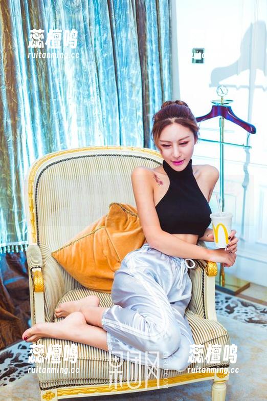 果团网 - 高清的裴希西，搭配这组蕾丝，照片里的光影都开始频频回眸。